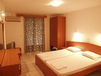 Hotel Alexander Laganas Buitenkant foto